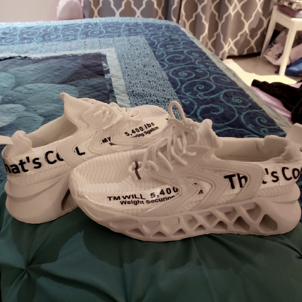 Woman's white sneakers size 7